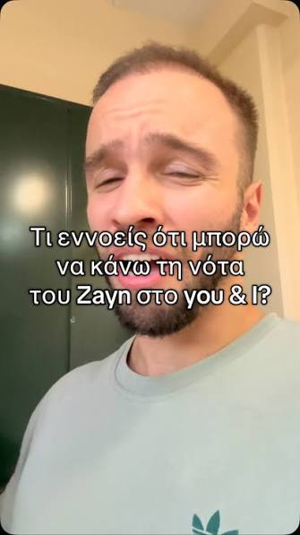 Ο Giannis Zachos σε στιγμή από δημιουργία περιεχομένου